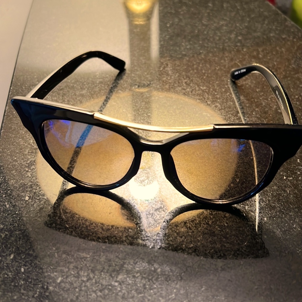 Women’s trendy cateye sunglasses